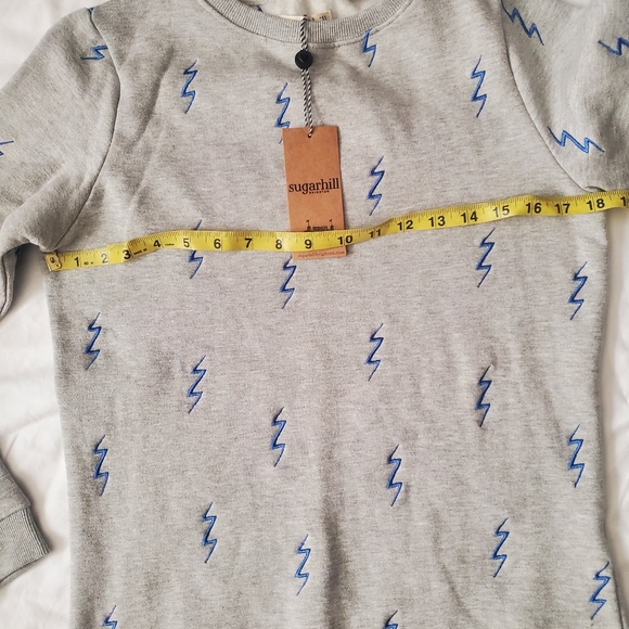 Alanis Light Ning bolt sweatshirt size 4. - Picture 6 of 8